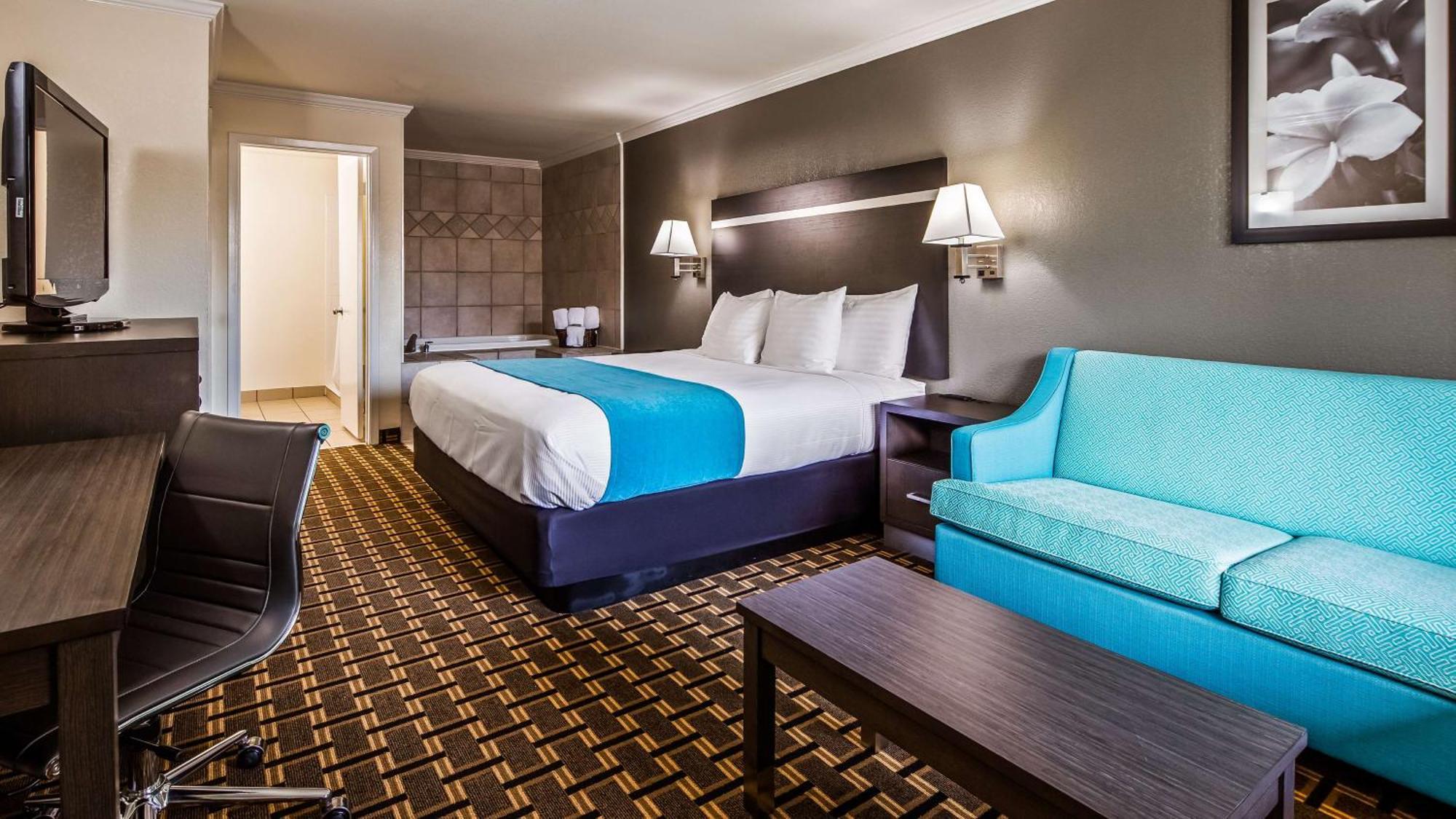 Western Garden Hotel 3*